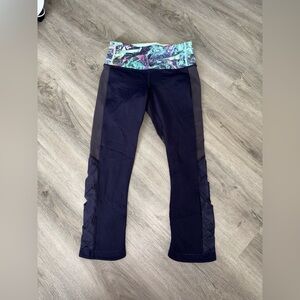 Lululemon • Navy Crop Leggings
